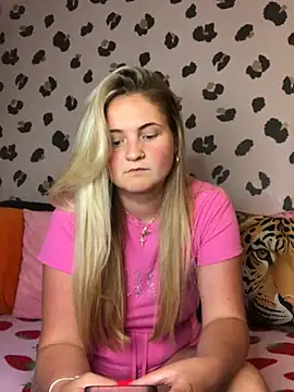 Juicy BabeXo online show from 06/28/26, 08:04