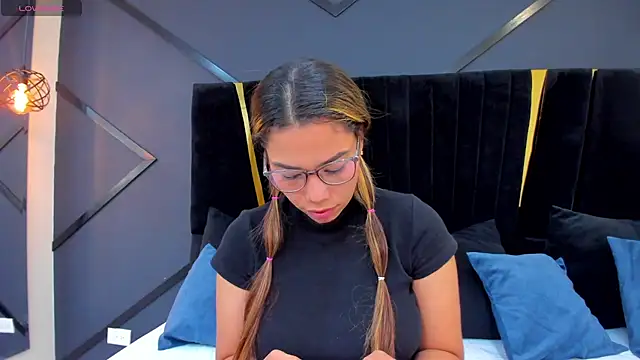 esther xo online show from 07/01/26, 04:36