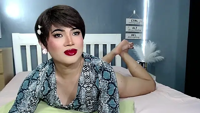 STUCK on YOU  online show from 11/17/25, 08:03