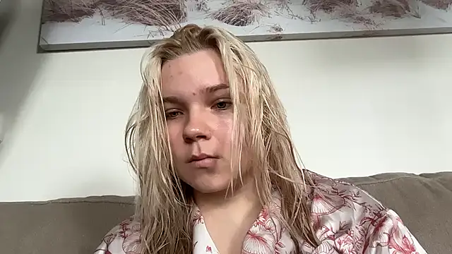 Laveliari online show from 06/20/26, 06:54