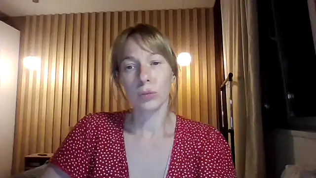 Snapshot of Deloriada chatting on 07/14/26, 04:02 Deloriada online show from 07/14/26, 04:02