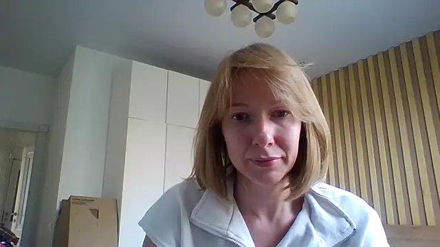 Snapshot of Deloriada chatting on 07/20/26, 10:39 Deloriada online show from 07/20/26, 10:39