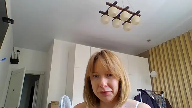 Snapshot of Deloriada chatting on 07/28/26, 07:26 Deloriada online show from 07/28/26, 07:26