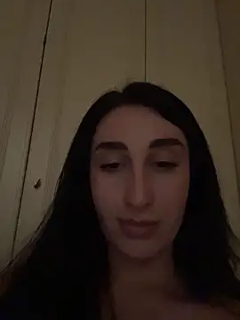 Snapshot of _Elina_ chatting on 06/22/26, 11:29 Elina online show from 06/22/26, 11:29
