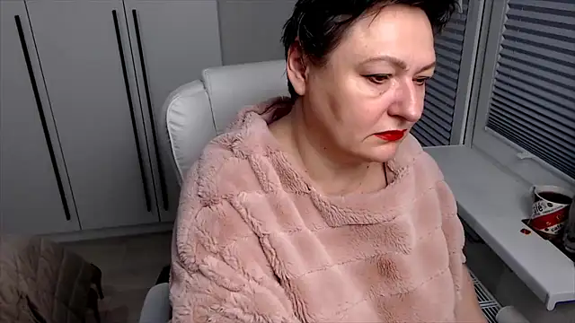 ScarlettReed online show from 12/22/25, 06:54