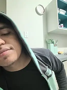 Boy zi online show from 07/08/26, 12:37