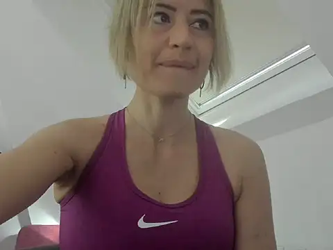 Ssoniaaa online show from 03/08/25, 02:19