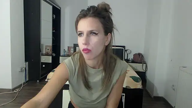 Snapshot of DedeSibel chatting on 01/24/25, 05:42 DedeSibel online show from 01/24/25, 05:42