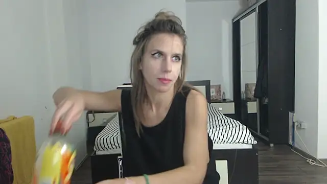 Snapshot of DedeSibel chatting on 01/28/25, 05:46 DedeSibel online show from 01/28/25, 05:46