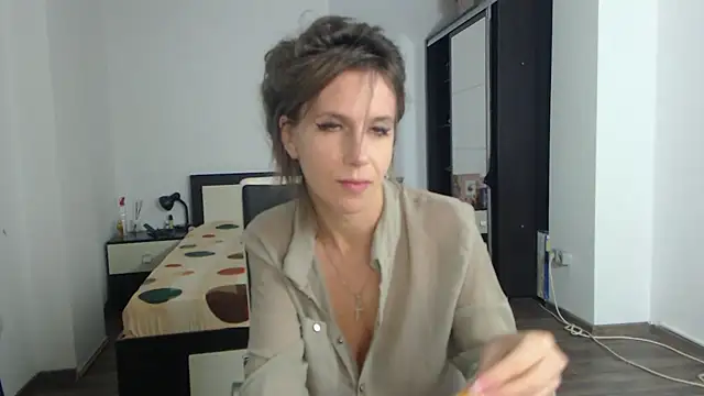 Snapshot of DedeSibel chatting on 03/09/25, 07:37 DedeSibel online show from 03/09/25, 07:37