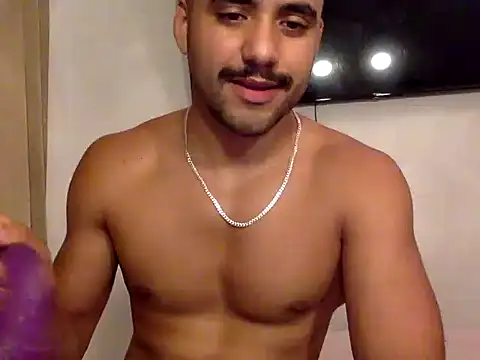 Hot latinboy96 online show from 06/21/26, 04:26