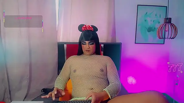 Snapshot of natalie_vegas_ chatting on 07/28/26, 02:13 natalie vegas online show from 07/28/26, 02:13