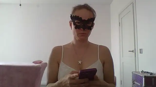 Snapshot of Virellesi chatting on 06/30/26, 10:38 Virellesi online show from 06/30/26, 10:38