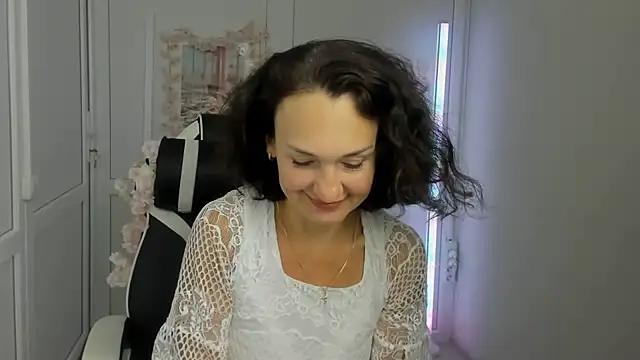 OliviaKateee online show from 06/26/26, 06:07