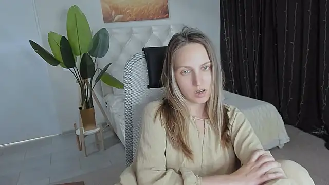 ErinWise online show from 07/28/26, 02:24