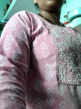 Noor  Malika- online show from 07/04/26, 03:56