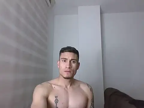 Alejandro00747 online show from 08/09/26, 05:34