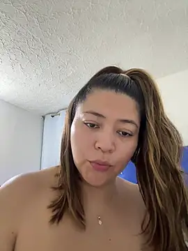 Snapshot of Majo5 chatting on 07/16/26, 03:12 Majo5 online show from 07/16/26, 03:12
