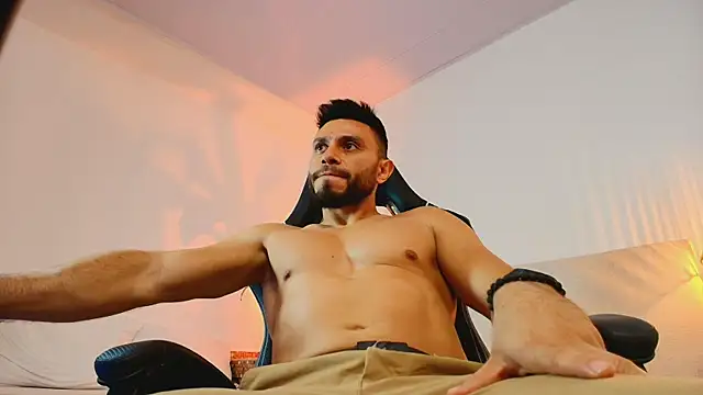 Mateo Vega  online show from 06/25/26, 03:39