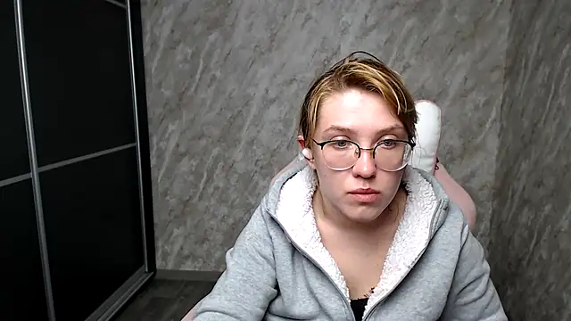 Reginasmilee online show from 03/12/25, 05:07