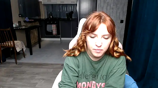 Reginasmilee online show from 10/17/25, 02:59