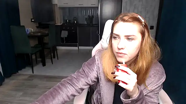 Reginasmilee online show from 11/04/25, 01:05