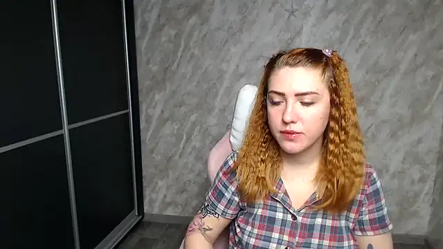 Reginasmilee online show from 01/12/26, 02:17