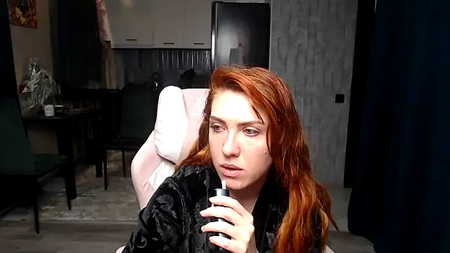 Reginasmilee online show from 04/08/26, 02:44