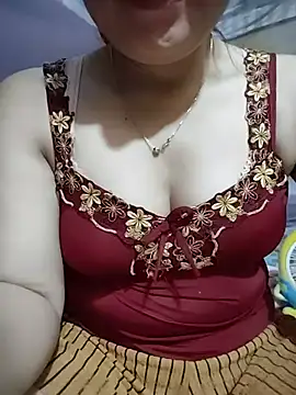 MiaCeleste20 online show from 07/05/26, 03:56