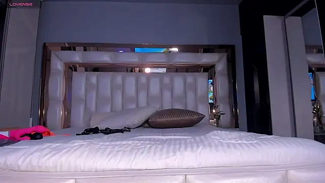 Snapshot of SarahPreston chatting on 01/13/25, 12:51 SarahPreston online show from 01/13/25, 12:51