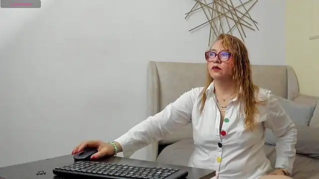 vera  lux online show from 07/20/26, 12:40