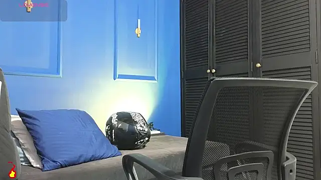 Snapshot of Kiing_001 chatting on 07/04/26, 01:17 Kiing 001 online show from 07/04/26, 01:17