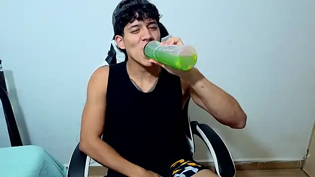 Noah  Dick online show from 08/05/26, 01:08