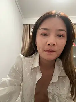 Yueya- online show from 06/24/26, 12:37