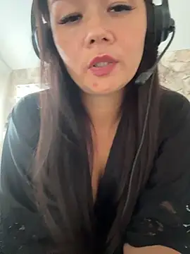 Snapshot of FaithWeigel chatting on 07/18/26, 02:54 FaithWeigel online show from 07/18/26, 02:54