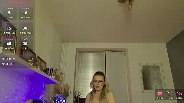 Snapshot of BeautyeyesLovely chatting on 07/19/26, 10:57 BeautyeyesLovely online show from 07/19/26, 10:57