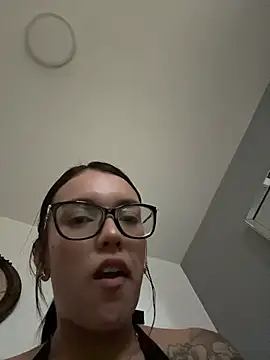 shantalgray   online show from 06/25/26, 11:09