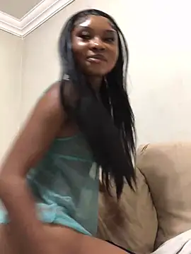 Lightskinnelle online show from 07/04/26, 10:16