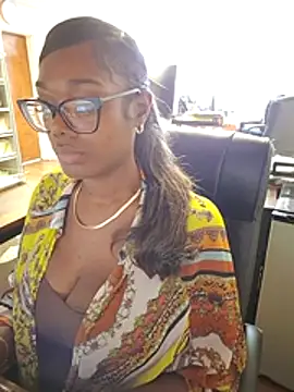 Hottiechocolatier online show from 07/01/26, 07:46