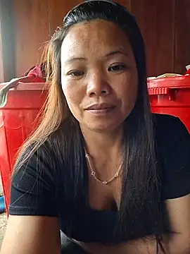 Snapshot of Bini-ll chatting on 06/29/26, 04:19 Bini-ll online show from 06/29/26, 04:19