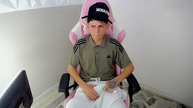 Hot athletes  online show from 07/03/26, 07:09