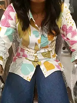 Sizzling Ruhii  online show from 07/01/26, 08:38