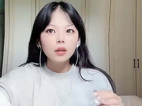 lila82828 online show from 07/08/26, 04:17