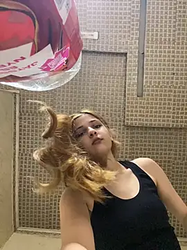 amandablonde49 online show from 07/08/26, 10:20