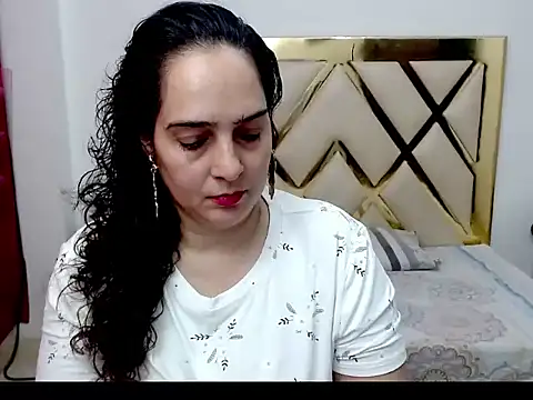 rebecamontero online show from 07/06/26, 04:42
