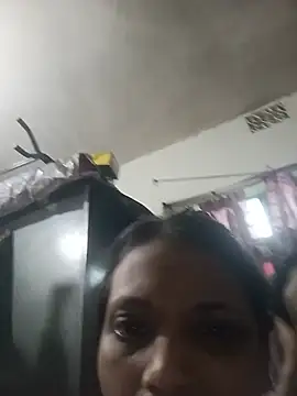 Snapshot of Moyna_52 chatting on 07/04/26, 03:35 Moyna 52 online show from 07/04/26, 03:35