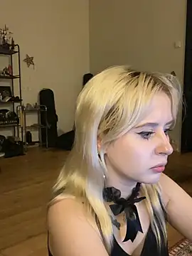 viviennedoll online show from 07/03/26, 11:55