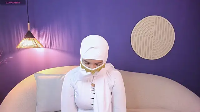 Naira Moon online show from 07/06/26, 12:57