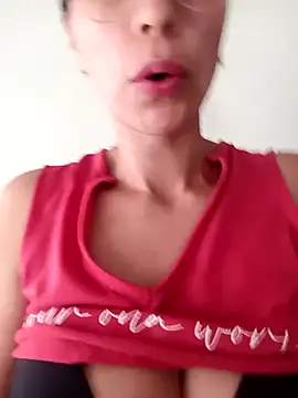 Snapshot of roxy_soe chatting on 07/18/26, 04:00 roxy soe online show from 07/18/26, 04:00