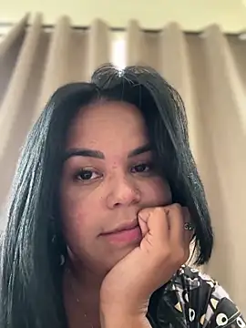 AliceStarshine online show from 11/18/25, 03:49